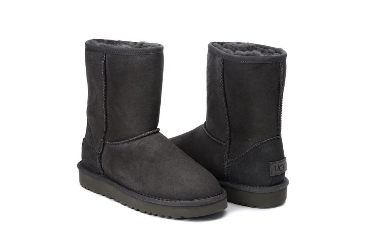 UGG Classic Short II