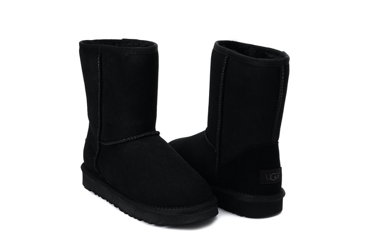 UGG Classic Short II