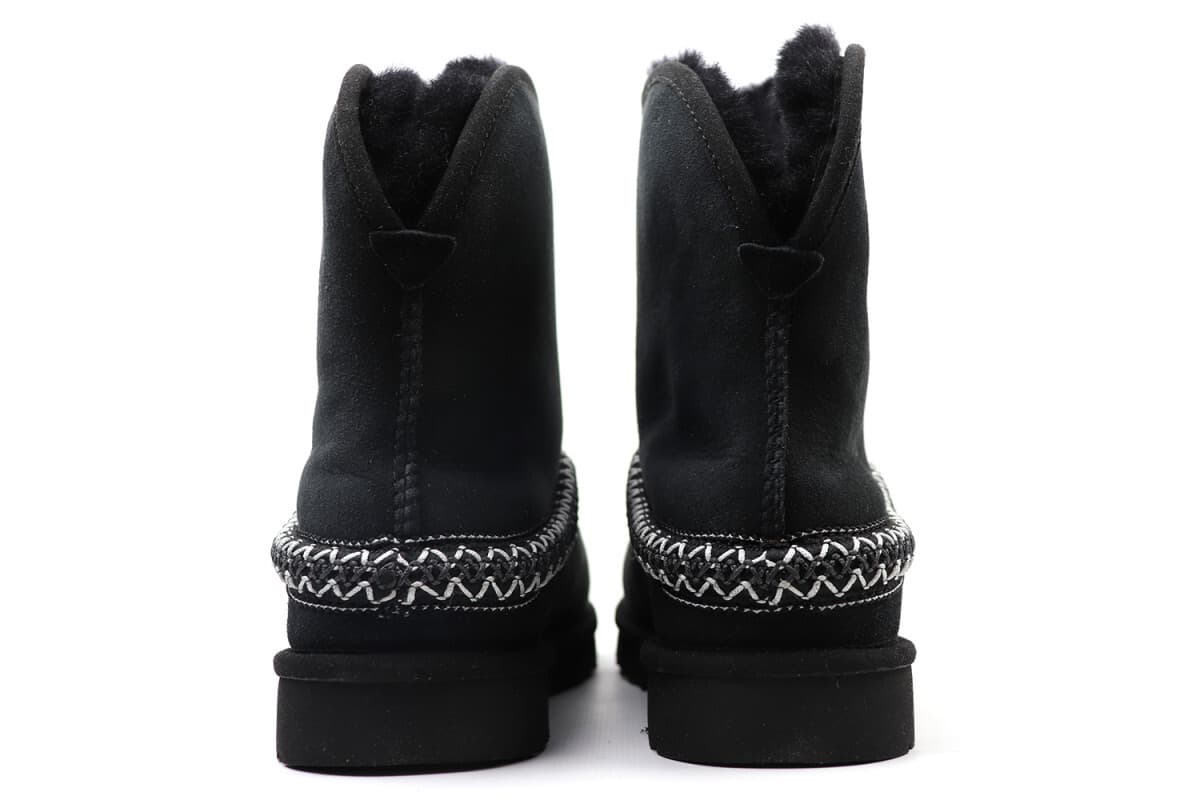 UGG Classic Short Cresent Чёрный — фото 4