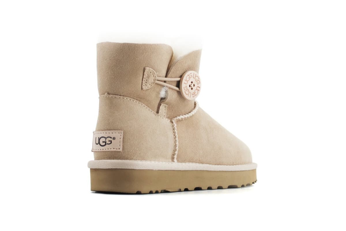 UGG Mini Bailey Button II Бежевый — фото 4